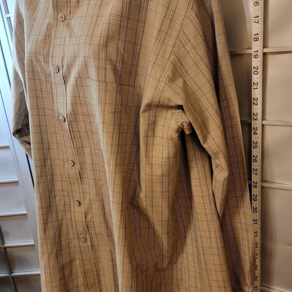 Van Heusen Large button down long sleeve shirt. 16.5 - Picture 7 of 12